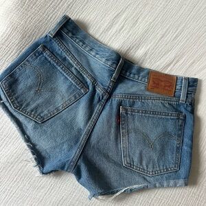 Levi’s 501 Original High Rise Cut-Off Denim Shorts - Size 27